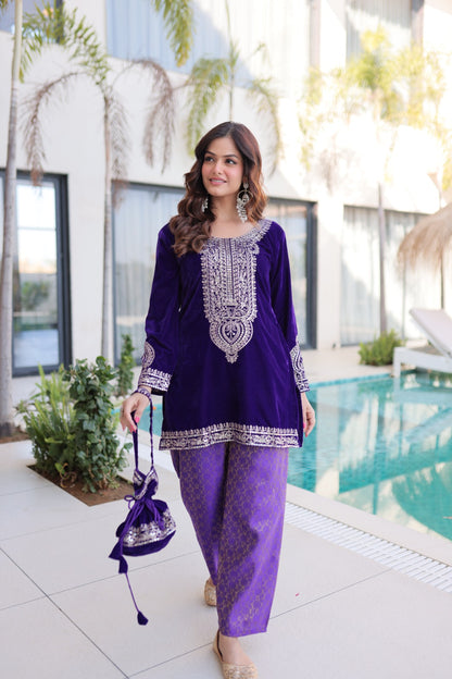 Ensemble Salwar Suit violet foncé et clair en velours et zari avec sac style batwa assorti COLLECTION ZOYA