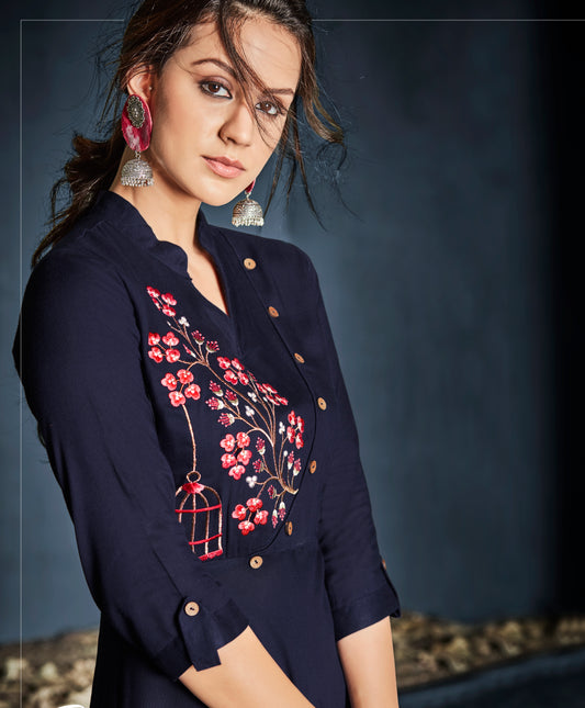 Marineblaues langes Kurta-Oberteil aus Viskose mit Details