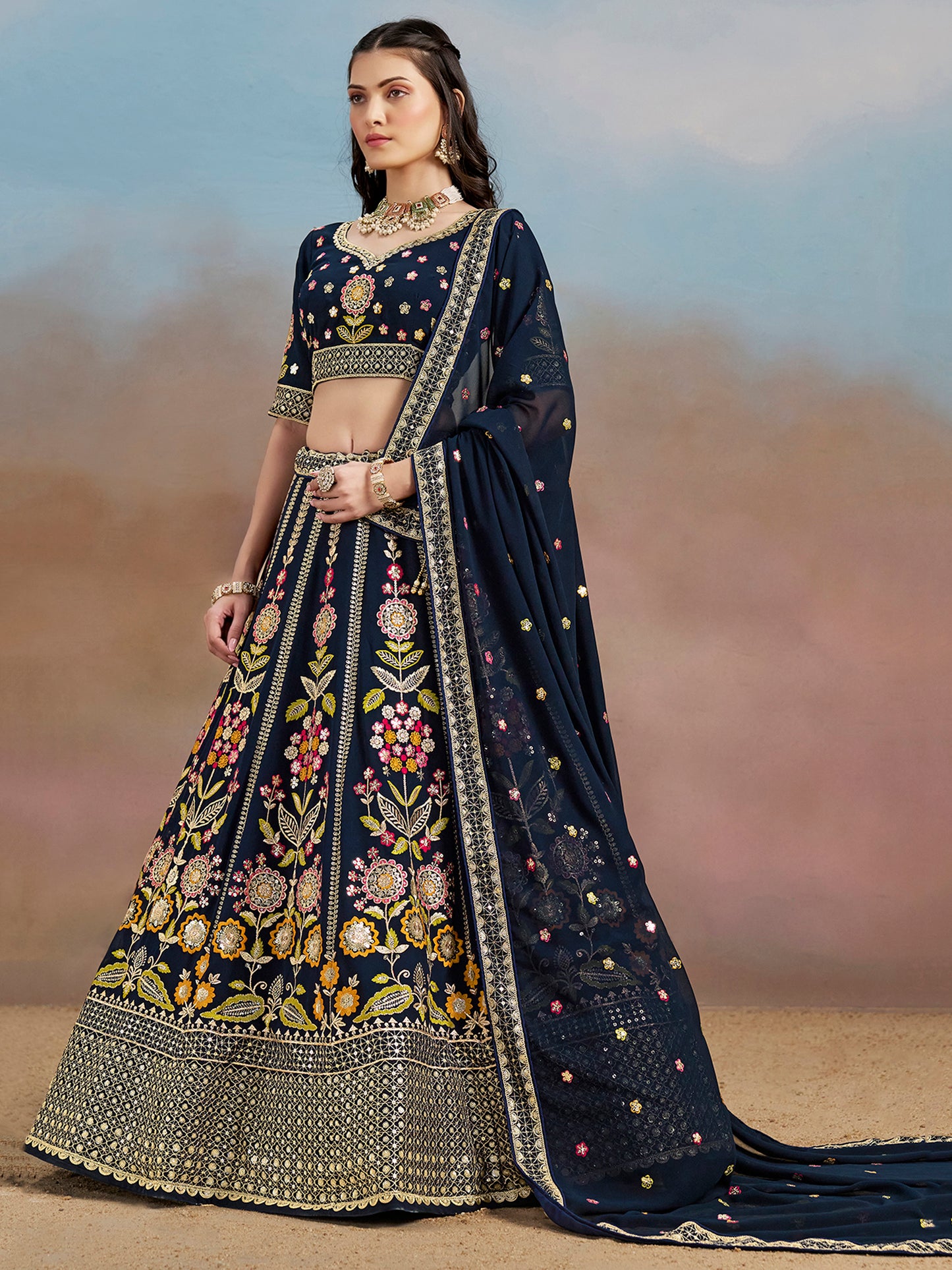 Rosa 3-teiliges Lehenga-Jacken-Set (Koti) mit Stickdetails