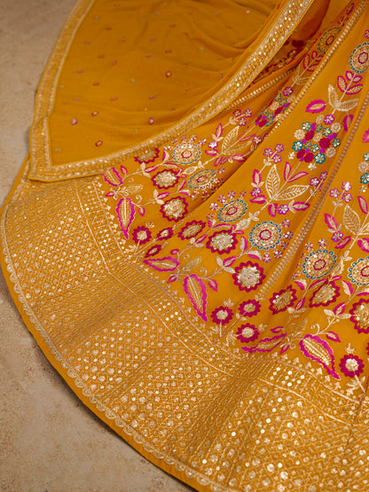 Rosa 3-teiliges Lehenga-Jacken-Set (Koti) mit Stickdetails