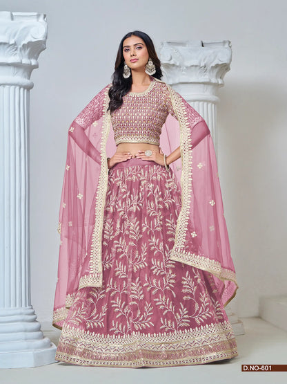 Zartrosa Tüll-Lehenga-Choli mit Fadenstickerei und Pailletten
