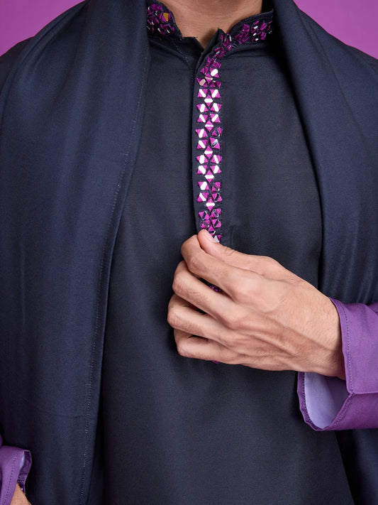 Schwarz-violette Kurta aus Viskose mit Handspiegelarbeit