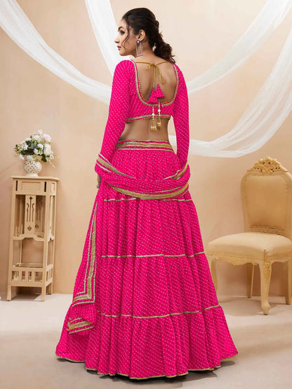Lehenga rose en georgette avec imprimé Leheriya et travail de dentelle sur toute la surface