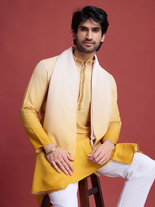 Gelbes Kurta mit Spiegelstickerei und Dupatta