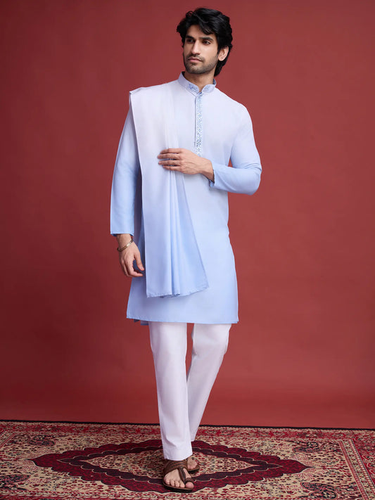 Himmelblaues Kurta mit Spiegelstickerei und Dupatta
