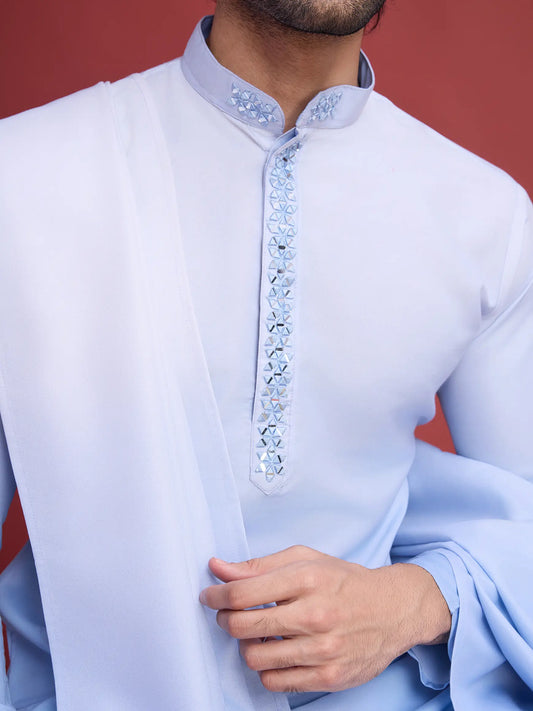 Himmelblaues Kurta mit Spiegelstickerei und Dupatta