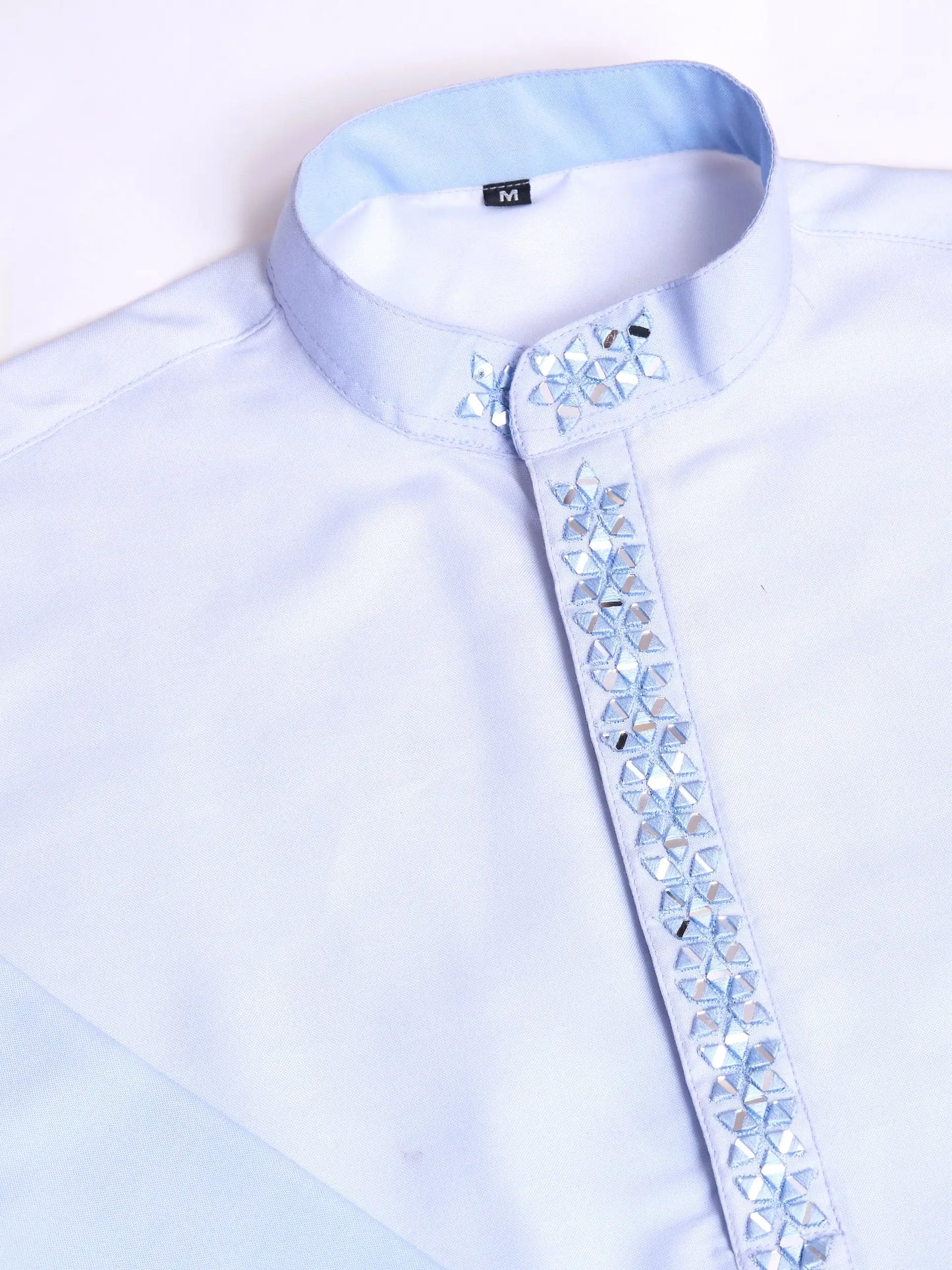 Himmelblaues Kurta mit Spiegelstickerei und Dupatta