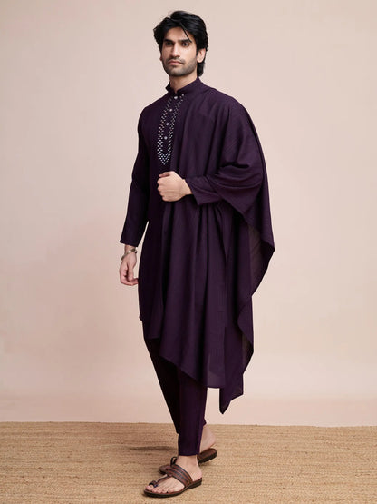 Lilafarbene Viskose-Kurta mit Spiegelstickerei auf dem Jari, dazu Hose und Dupatta