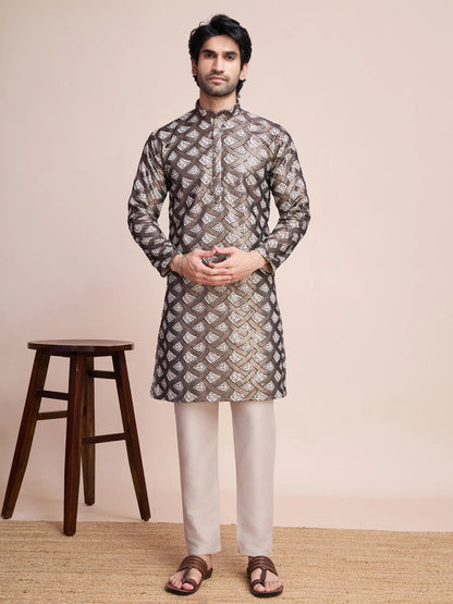 Beige Seiden-Kurta mit Fadenstickerei und Pailletten AAMAN COLLECTION