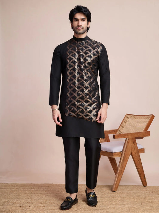 Schwarzes Seiden-Kurta, verziert mit Faden- und Paillettenstickerei, AAMAN COLLECTION