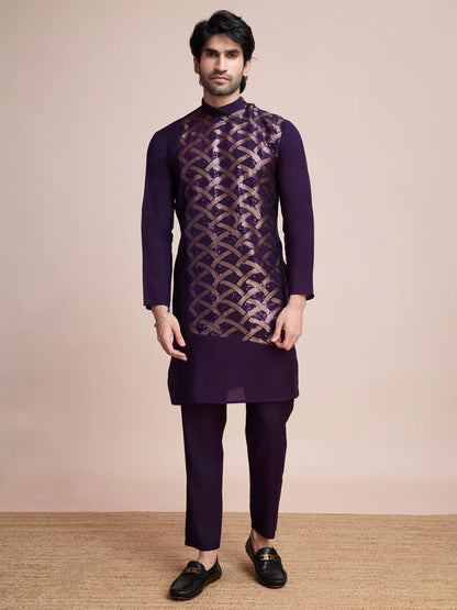 Lila Seiden-Kurta, verziert mit Faden- und Paillettenstickerei, AAMAN COLLECTION