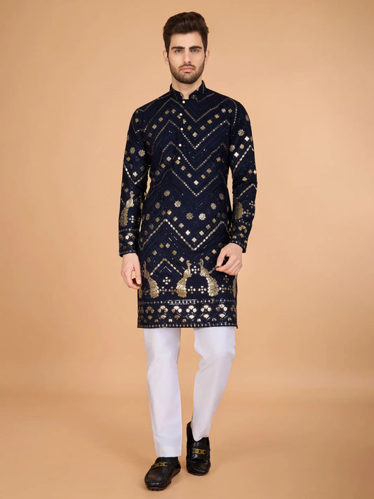 Marineblaues Kurta aus reinem Viskose mit Fadenstickerei und Pailletten