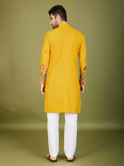 Gelbe Baumwoll-Kurta mit Fadenstickerei und Pailletten