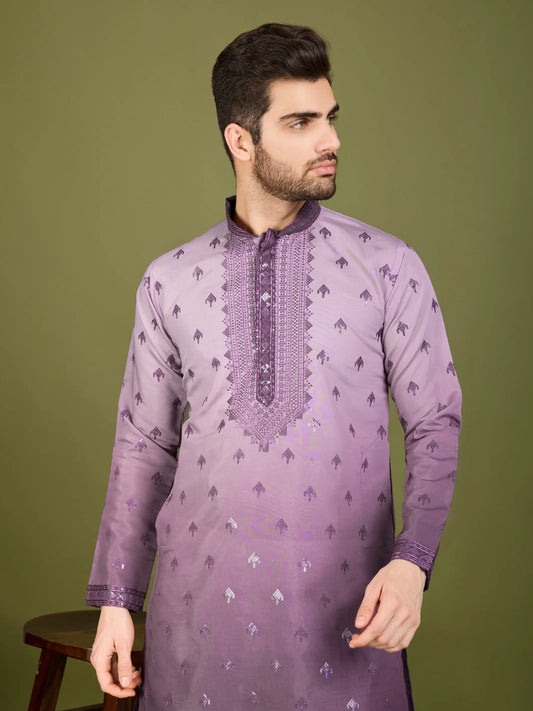 Lila Ombre-Seidenkurta mit Seidenfadenstickerei und Pailletten, mit passender Hose