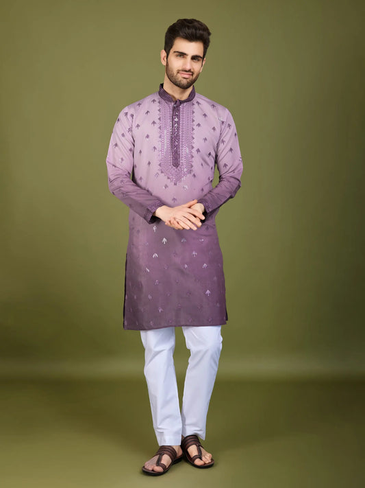 Lila Ombre-Seidenkurta mit Seidenfadenstickerei und Pailletten, mit passender Hose