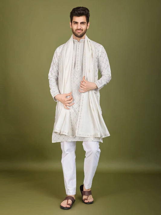Weißes Kurta-Set aus Seide mit Fadenstickerei und Pailletten, mit passender Hose und Dupatta