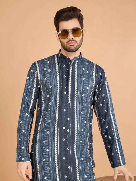 Graues und blaues Viskose-Kurta mit handgefertigter Stickerei und Pailletten