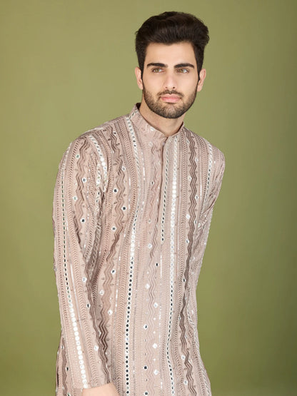 Kurta Ivoire et Crème en Viscose avec Broderies Artisanales et Sequins