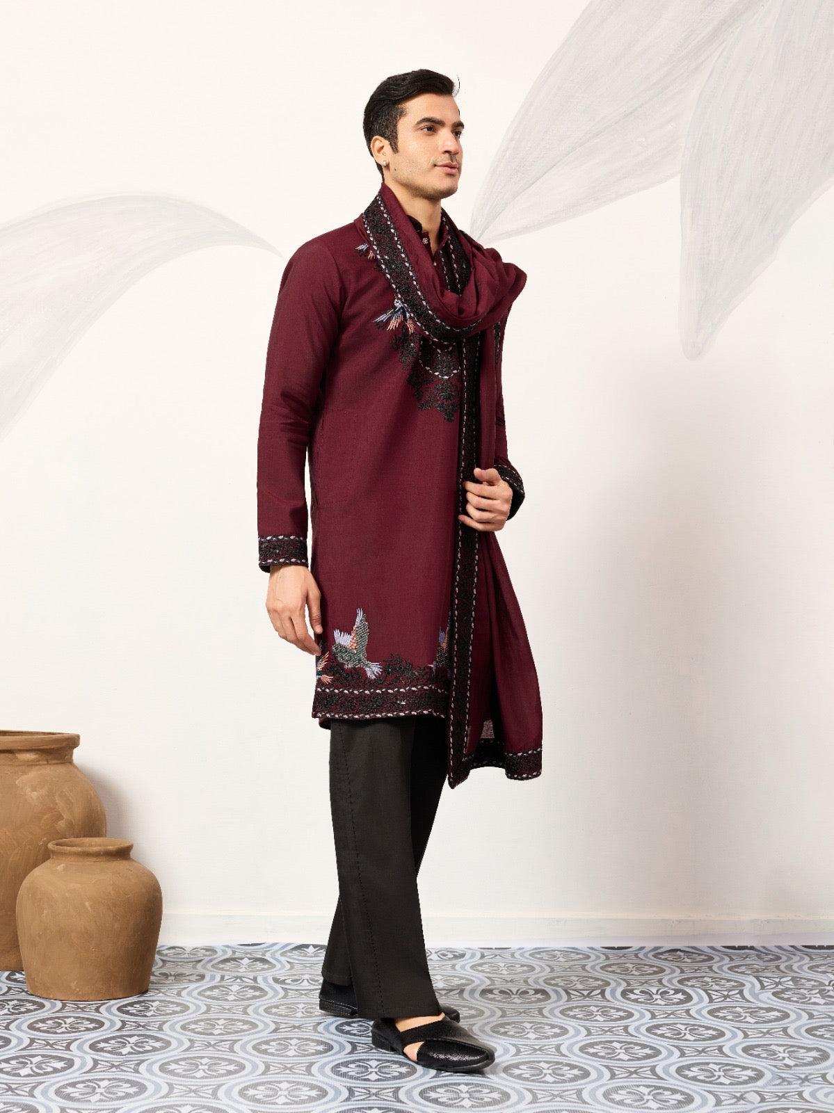 Ensemble Homme Kurta rouge bordeaux à motifs oiseaux doux avec dupatta COLLECTION AJIT