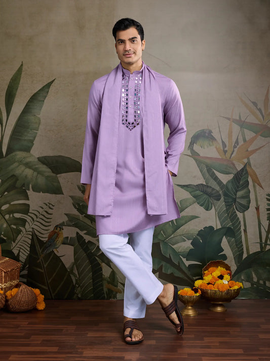 Mauvefarbenes Kurta-Set mit Jari und Spiegelarbeit, Hose und Dupatta