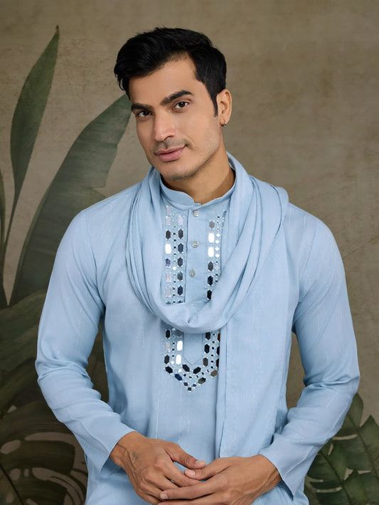 Himmelblaues Kurta-Set mit Jari und Spiegelarbeit, Hose und Dupatta