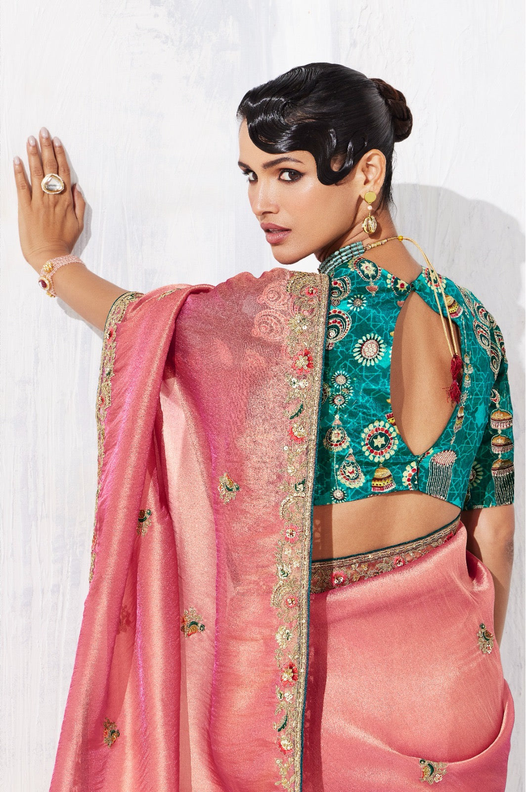 Sari rose clair glam organza fantaisie avec broderies COLLECTION LEYAA