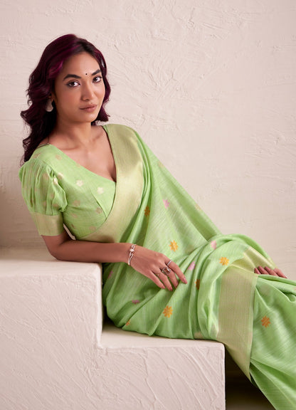 Sari vert clair aux motifs romantiques de fleurs COLLECTION ISHITA