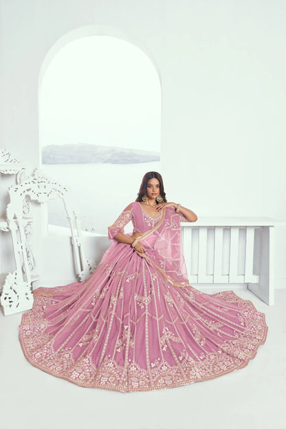 Lehenga Choli rose en résille avec broderie au fil de coton et sequins COLLECTION CHANDRALEKHA