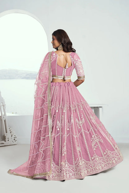 Lehenga Choli rose en résille avec broderie au fil de coton et sequins COLLECTION CHANDRALEKHA