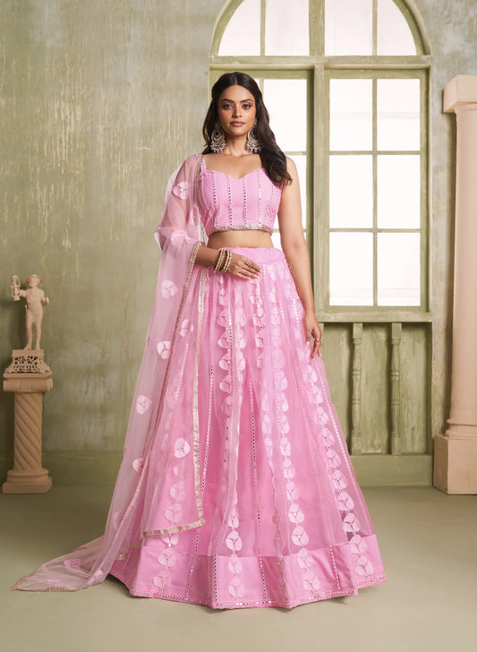 Ensemble Lehenga Traditionnel de Mariage Rose avec Broderies Scintillantes COLLECTION CHANDRALEKHA