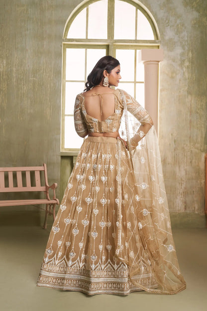 Lehenga Choli beige en résille avec broderie au fil de coton et sequins COLLECTION CHANDRALEKHA
