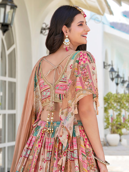 Eleganter rosa-grauer Braut-Lehenga mit Zarkan-Stickerei und Pailletten