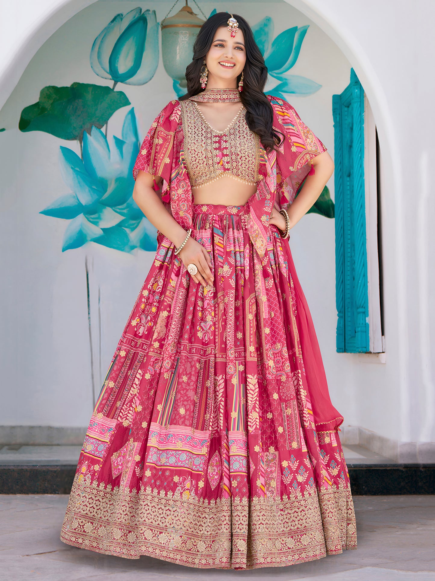 Eleganter rosa-grauer Braut-Lehenga mit Zarkan-Stickerei und Pailletten