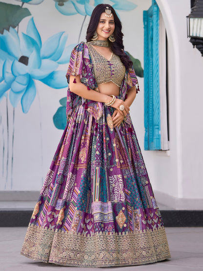 Eleganter rosa-grauer Braut-Lehenga mit Zarkan-Stickerei und Pailletten