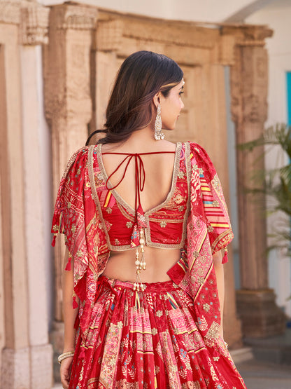 Eleganter rosa-grauer Braut-Lehenga mit Zarkan-Stickerei und Pailletten