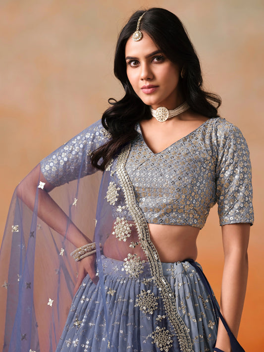 Rosa 3-teiliges Lehenga-Jacken-Set (Koti) mit Stickdetails
