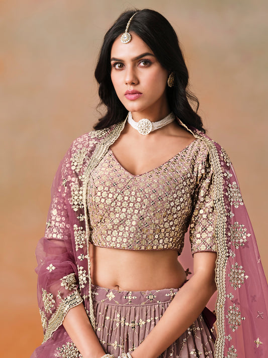 Rosa 3-teiliges Lehenga-Jacken-Set (Koti) mit Stickdetails