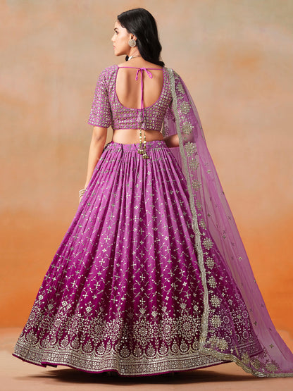 Rosa 3-teiliges Lehenga-Jacken-Set (Koti) mit Stickdetails