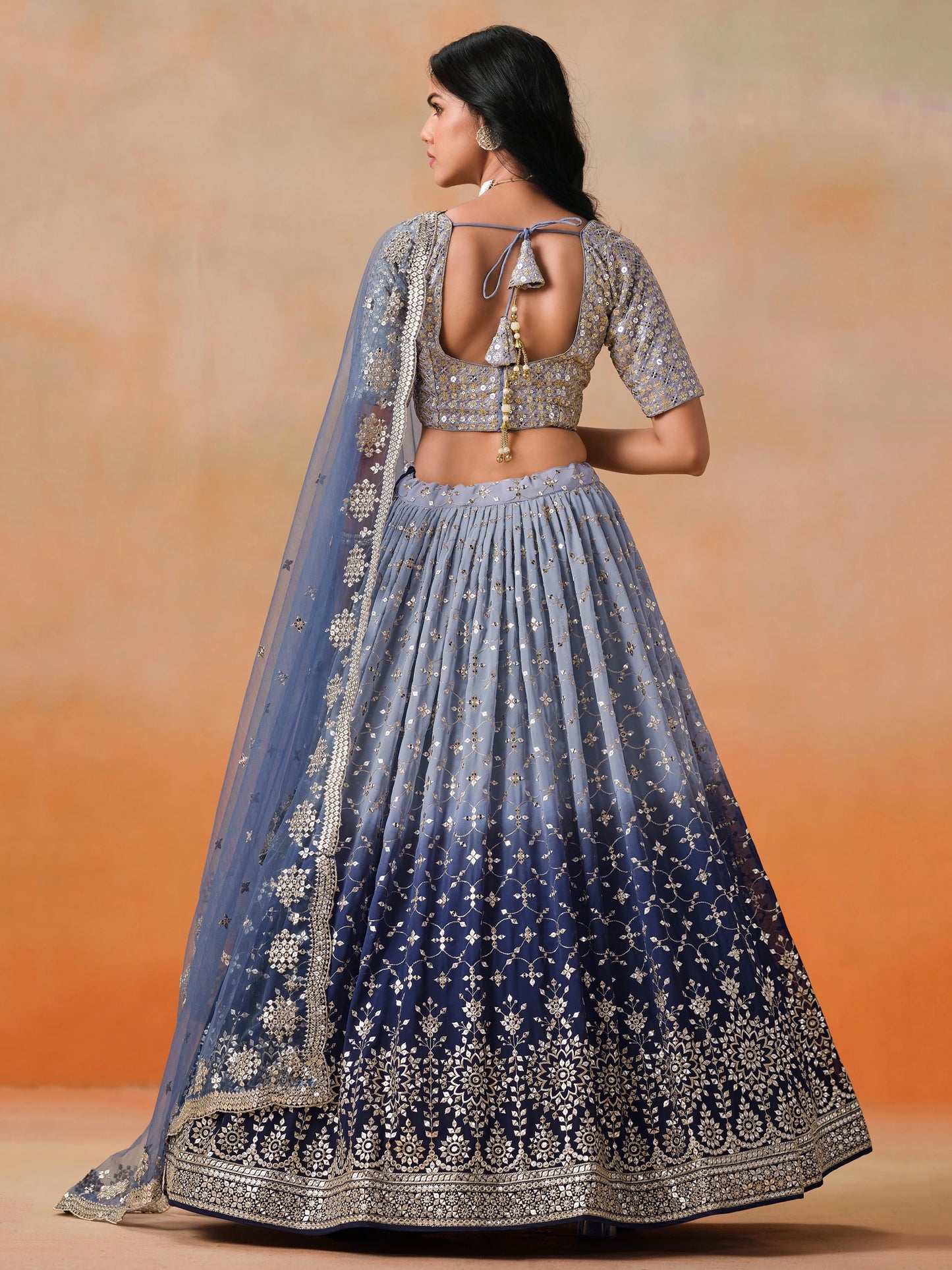 Lehenga en georgette et zari sequins bleu marine et bleu clair COLLECTION AADHYA