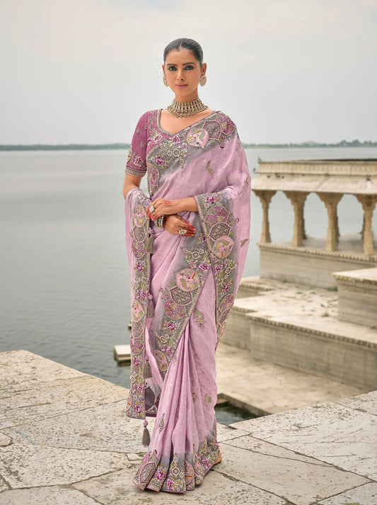 Sari lavande en jacquard de viscose avec broderie, perles, khatli et travail de tissage zari