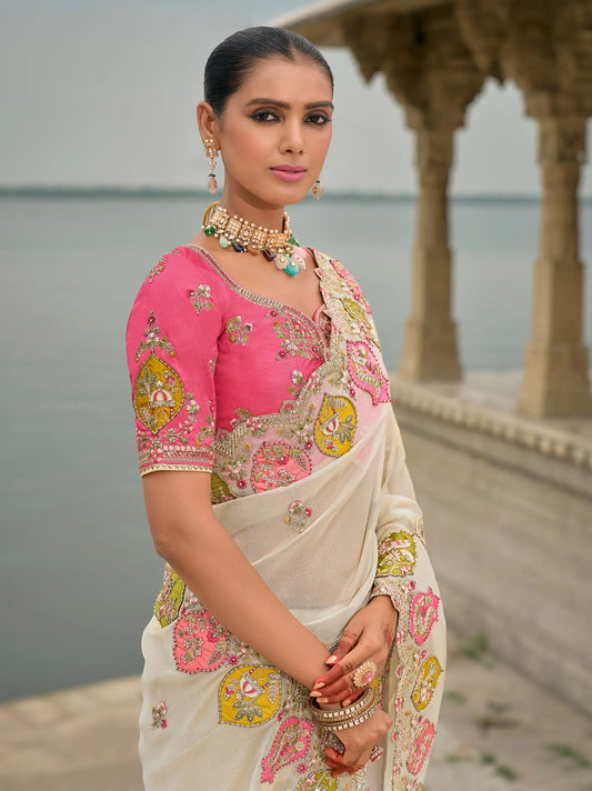 Sari gris pastel en jacquard de viscose avec broderie, perles, khatli et travail de tissage zari