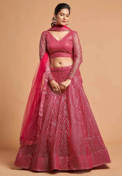 Lehenga choli en filet doux rose fuchsia avec broderie en fil et multiples sequins