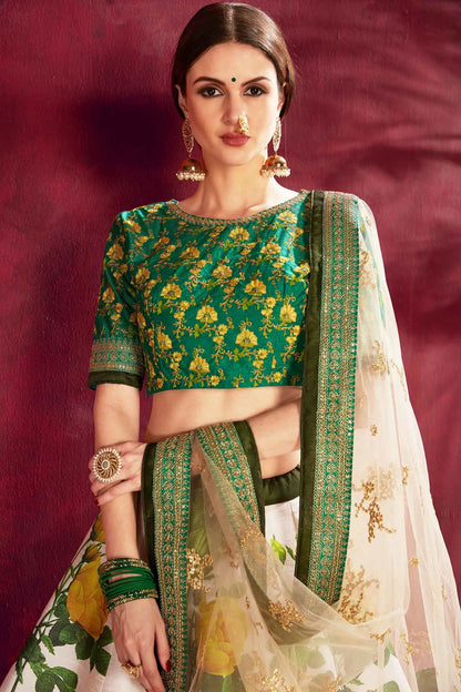 Lehenga choli en soie vert doux avec imprimé floral, broderie en dori, zari et sequins