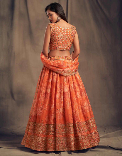 Lehenga en Organza à Imprimé Floral Orange avec Travaux de Sequins