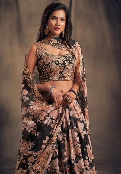 Lehenga en Organza à Imprimé Floral Noir avec Travaux de Sequins