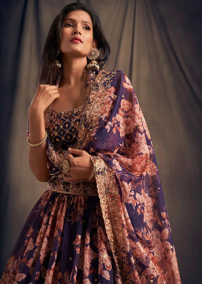 Lehenga en Organza à Imprimé Floral violet avec Travaux de Sequins