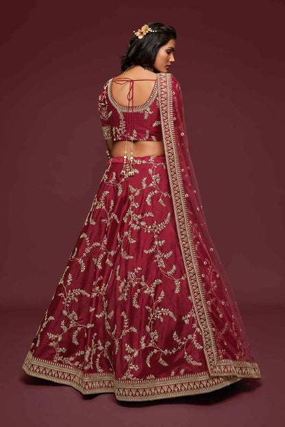 Lehenga Choli en soie marron avec broderie en fil, zari, dori et sequins