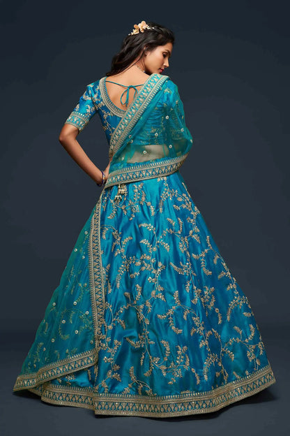 Lehenga Choli en soie bleu-vert avec broderie au fil, zari, dori et sequins