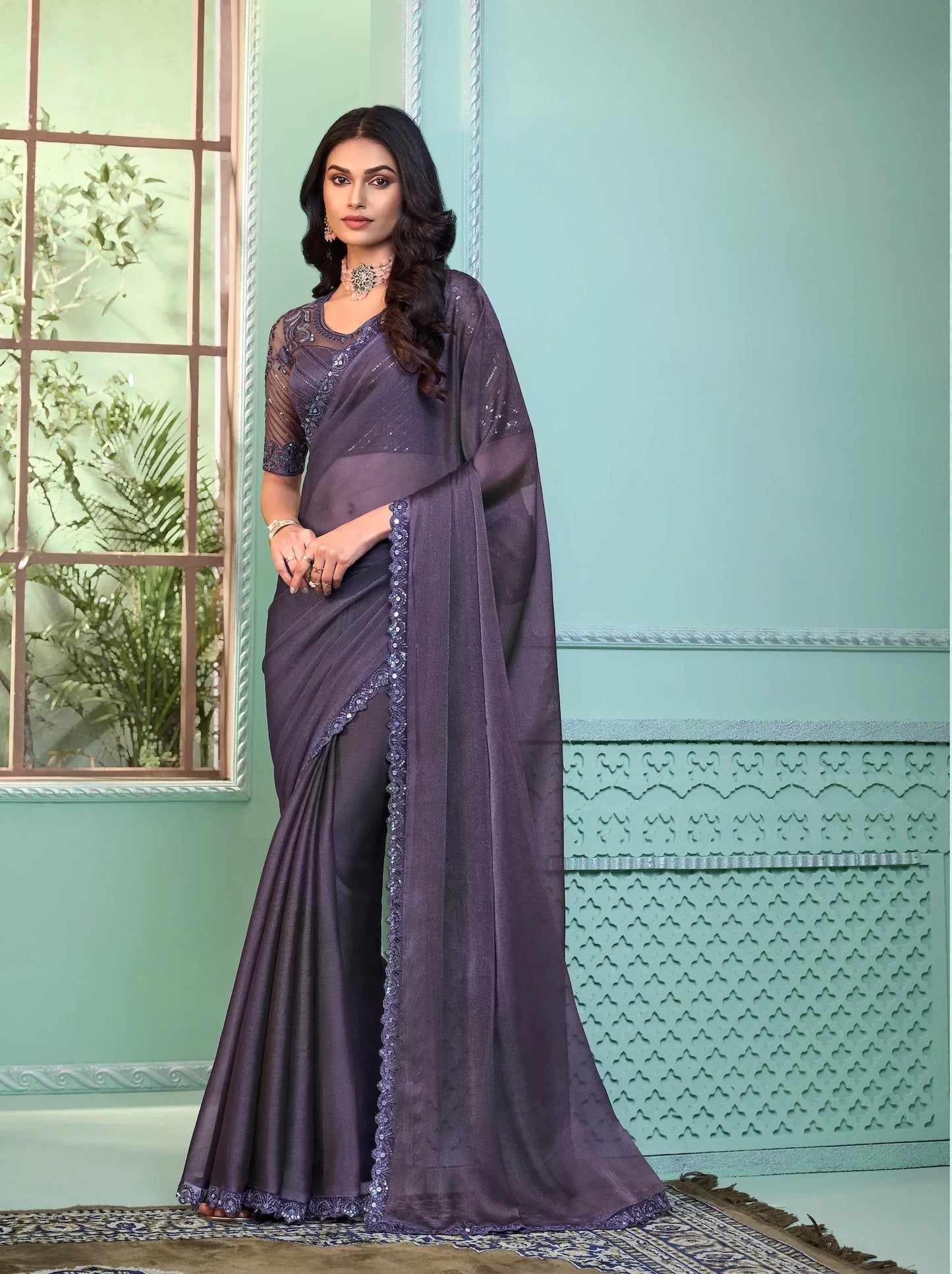 Sari de fête en georgette cristalline violet poudré avec broderie de sequins et de fil
