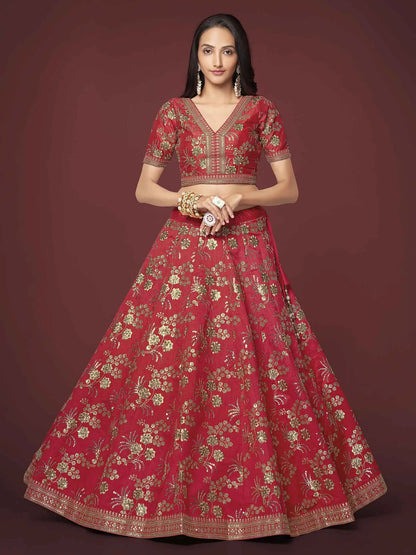 Lehenga en soie rouge avec travail de broderie Zari, sequins et dori